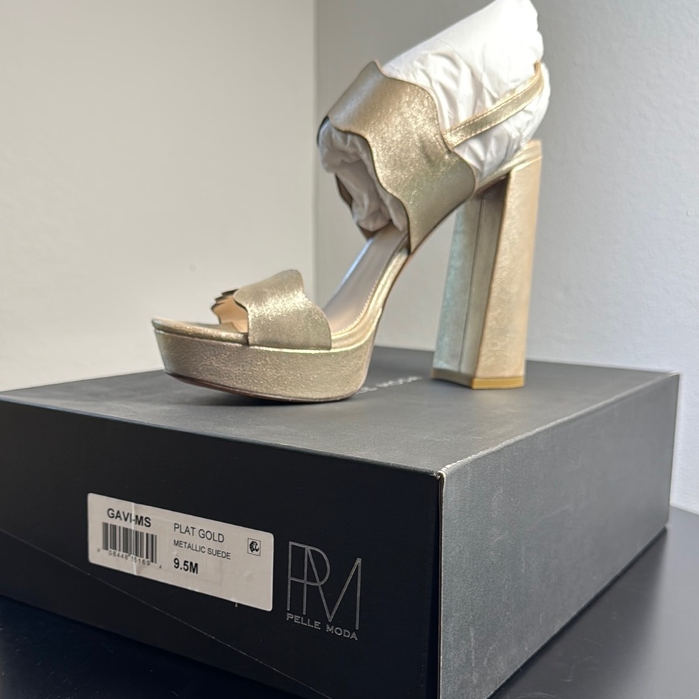 Pelle Moda Gold Platform Sandals with Thick Heel